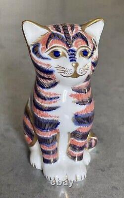 Royal Crown Derby English Bone China Imari Cat / Kitten Figurine