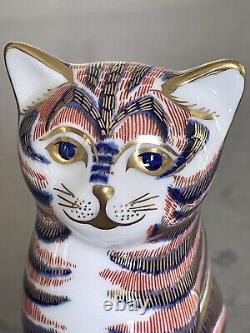 Royal Crown Derby English Bone China Imari Cat / Kitten Figurine