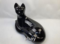 Royal Haeger Pottery Reclining Cat Figure #6063 1992 Excellent Condition