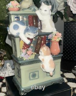 The SUBERTO COLLECTION Cosmos Wind-up Musical Catch Me If You Can Cat Figurine