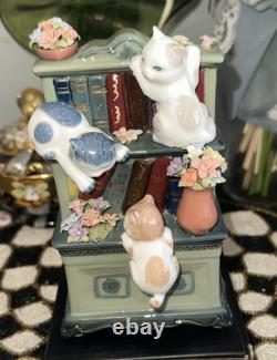 The SUBERTO COLLECTION Cosmos Wind-up Musical Catch Me If You Can Cat Figurine