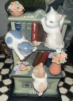 The SUBERTO COLLECTION Cosmos Wind-up Musical Catch Me If You Can Cat Figurine