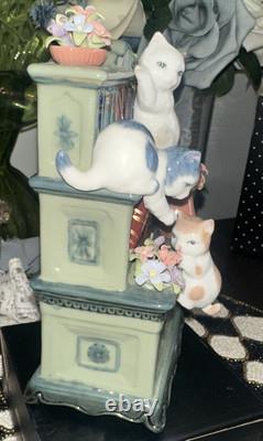 The SUBERTO COLLECTION Cosmos Wind-up Musical Catch Me If You Can Cat Figurine