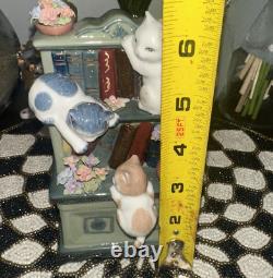 The SUBERTO COLLECTION Cosmos Wind-up Musical Catch Me If You Can Cat Figurine