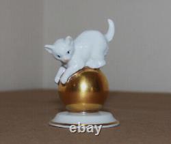 Vintage 1953 Rosenthal Porcelain Figurine Cat Gold Ball #250 Franz Nagy 2.3tall