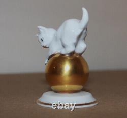 Vintage 1953 Rosenthal Porcelain Figurine Cat Gold Ball #250 Franz Nagy 2.3tall