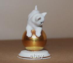 Vintage 1953 Rosenthal Porcelain Figurine Cat Gold Ball #250 Franz Nagy 2.3tall