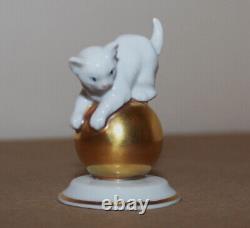 Vintage 1953 Rosenthal Porcelain Figurine Cat Gold Ball #250 Franz Nagy 2.3tall