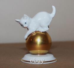 Vintage 1953 Rosenthal Porcelain Figurine Cat Gold Ball #250 Franz Nagy 2.3tall