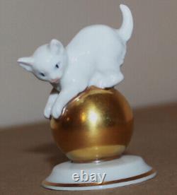 Vintage 1953 Rosenthal Porcelain Figurine Cat Gold Ball #250 Franz Nagy 2.3tall