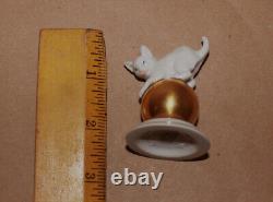 Vintage 1953 Rosenthal Porcelain Figurine Cat Gold Ball #250 Franz Nagy 2.3tall