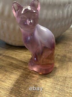 Vintage Fenton Opalescent Milky Pink Purple Glass Cat Figurine 5