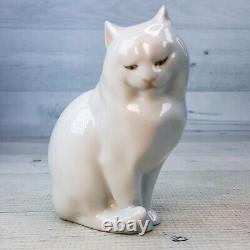 Vintage Herend White Porcelain Kitty Cat 4.75 Figurine Hungary Hand Painted