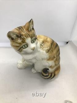 Vintage Hutschenreuther Kunstabteilung Selb Porcelain Sitting Cat Figurine RARE