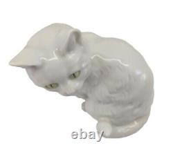 Vintage Hutschenreuther Kunstabteilung Selb Porcelain Sitting White Cat Figurine