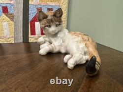 Vintage Hutschenreuther Kunstabteilung Selb Porcelain Tabby Cat Figurine RARE