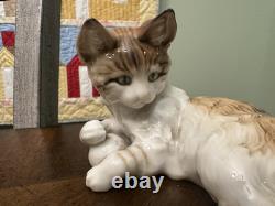 Vintage Hutschenreuther Kunstabteilung Selb Porcelain Tabby Cat Figurine RARE