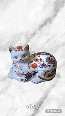 Vintage Japanese Trinket Box floral hand painted 24k Cat porcelain figurine