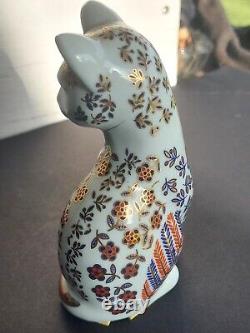 Vintage japanese Imari Necko floral hand painted 24k Cat porcelain figurine