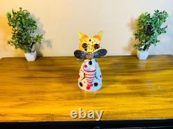 White Ceramic Cat Figurine Showpiece Artifact Abstract Decoration Home & Office