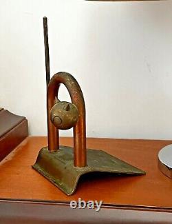 Arrêt de porte chat en cuivre et laiton Art Déco de Nessen Chase, sculpture de l'ère de la machine, serre-livres