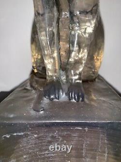 Art Déco Moderne Dorothy Thorpe Resin Cat Sphinx Table Sculpture, 1940s Clear