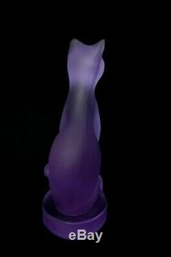 Art Deco Verre Cat Statue Tchèque Givré En Cristal De Bohème Hand Cut Violet