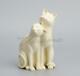 Art Sculpture Résine White Abstract Cat Correlative Sit Down Avec Amulet Statue