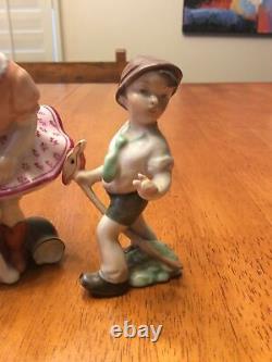 Belle figurine en porcelaine HEREND vintage d'une fille avec un chat et un garçon sur un cheval - 5841 FrSh