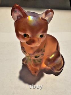 Chat en verre art peint à la main opalescent rose Fenton signé