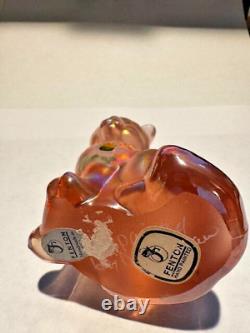 Chat en verre art peint à la main opalescent rose Fenton signé