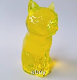 Chat en verre d'uranium tchèque Figurine en verre clair d'uranium Verre dépressif à l'uranium