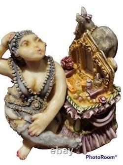 Collection Clair De Lune de Harmony Kingdom Josephine et Cat en marbre écrasé, édition limitée