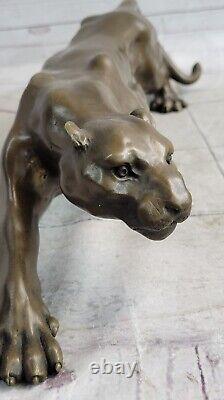 Collectionneur d'œuvres d'art en bronze de jaguar, panthère, léopard, puma et autres grands félins de l'Art Déco