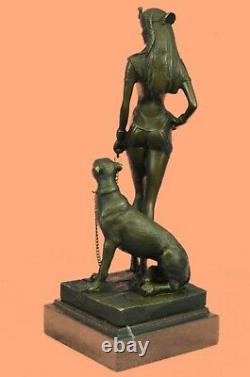 Egypte Nude Queen Cleopatra And Big Cat Bronze Art Déco Par Lost Wax Method Figure