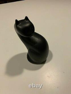 Figurine Noire De Chat De Poterie De Forge De Pigeon