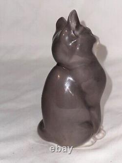 Figurine de chat Royal Copenhagen n°1803, Danemark, 5,5 pouces de hauteur