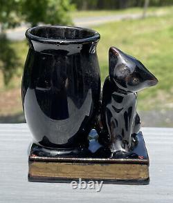 Figurine de chat en poterie rouge émaillée noire antique pour Halloween, Shafford, style Art déco de la fin du XIXe siècle.