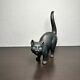 Figurine De Chat En Verre Basaltique Noir Wedgwood Avec Yeux Verts Par Earnest Light Estampillée