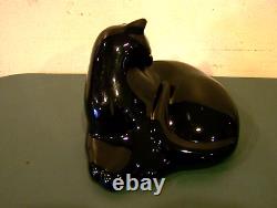 Figurine de chat noir de toilettage signée Baccarat France ! En excellent état