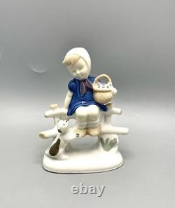 Figurine de fille avec chat en porcelaine peinte à la main de collection marquée Allemagne