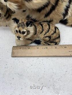 Figurine de tigre en fourrure véritable mère et ses petits lot vintage réaliste MCM milieu du siècle déco