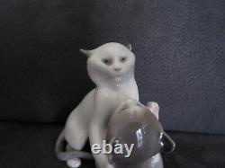 Figurine en porcelaine de chats anciens Royal Copenhagen 1025