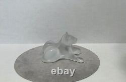 Figurine en verre de lionceaux Tambwee en cristal Lalique, France, chats reposants, signée