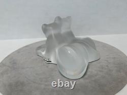 Figurine en verre de lionceaux Tambwee en cristal Lalique, France, signée, chats reposants