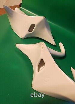 Figurines de Chats Blancs Art Déco aux Yeux Verts