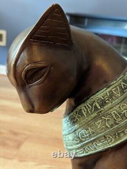 Grande Statue Art Déco de la Déesse Chat Bastet de l'Égypte Antique de 18 pouces.