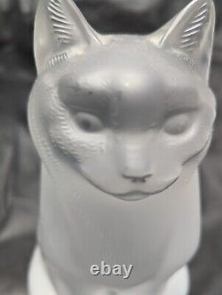 Grande figurine de chat assis en cristal givré Lalique célèbre fabriqué en France 8.25