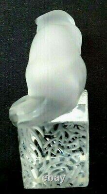 Lalique France Crystal Cat On Pedestal Frosted Cleaning Time Signé 11677 Menthe