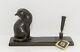 Magnifique Porte-stylo En Bronze Art Déco Antique Avec Un Chat Par J. B. Hirsch New York